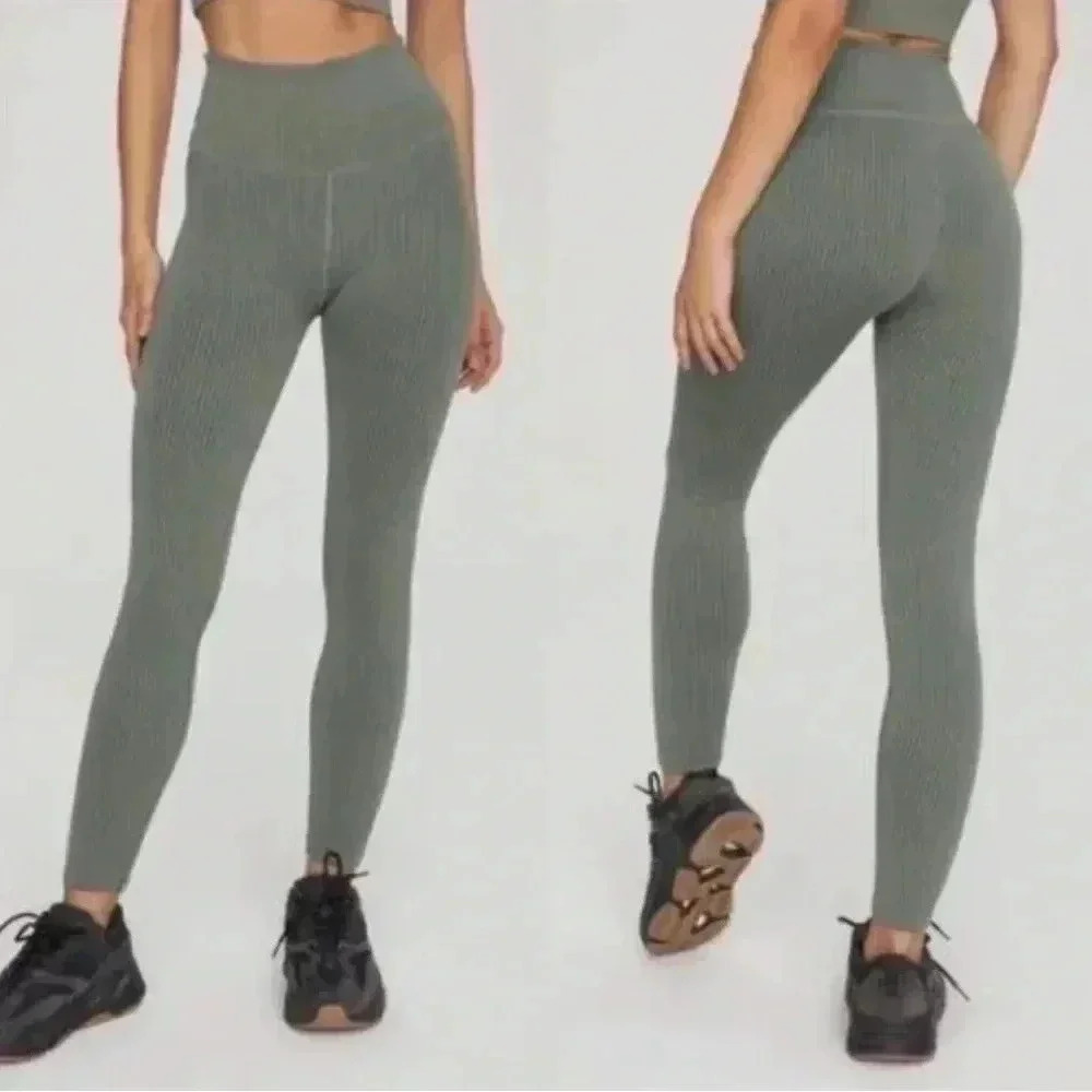 Good American seamless core ribbed green grey casual leggings tights 5/6